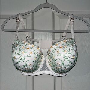 Victoria’s Secret Dream Angel Lace Embroidered Demi Bra